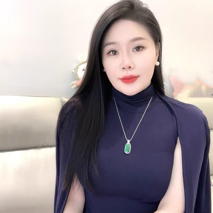 准23年大马力柳汽后八轮三一12吨5节</br>准23年落户，柳汽H5后八轮，国六玉柴300马力，大马力8升机，法士特9档高低速，上装三一12吨5节臂，臂长18.5米，二节臂单出，货箱工程板8.5米，通副梁，三一原厂后支腿，安全行驶4万公里，年审保险刚买，包提档。